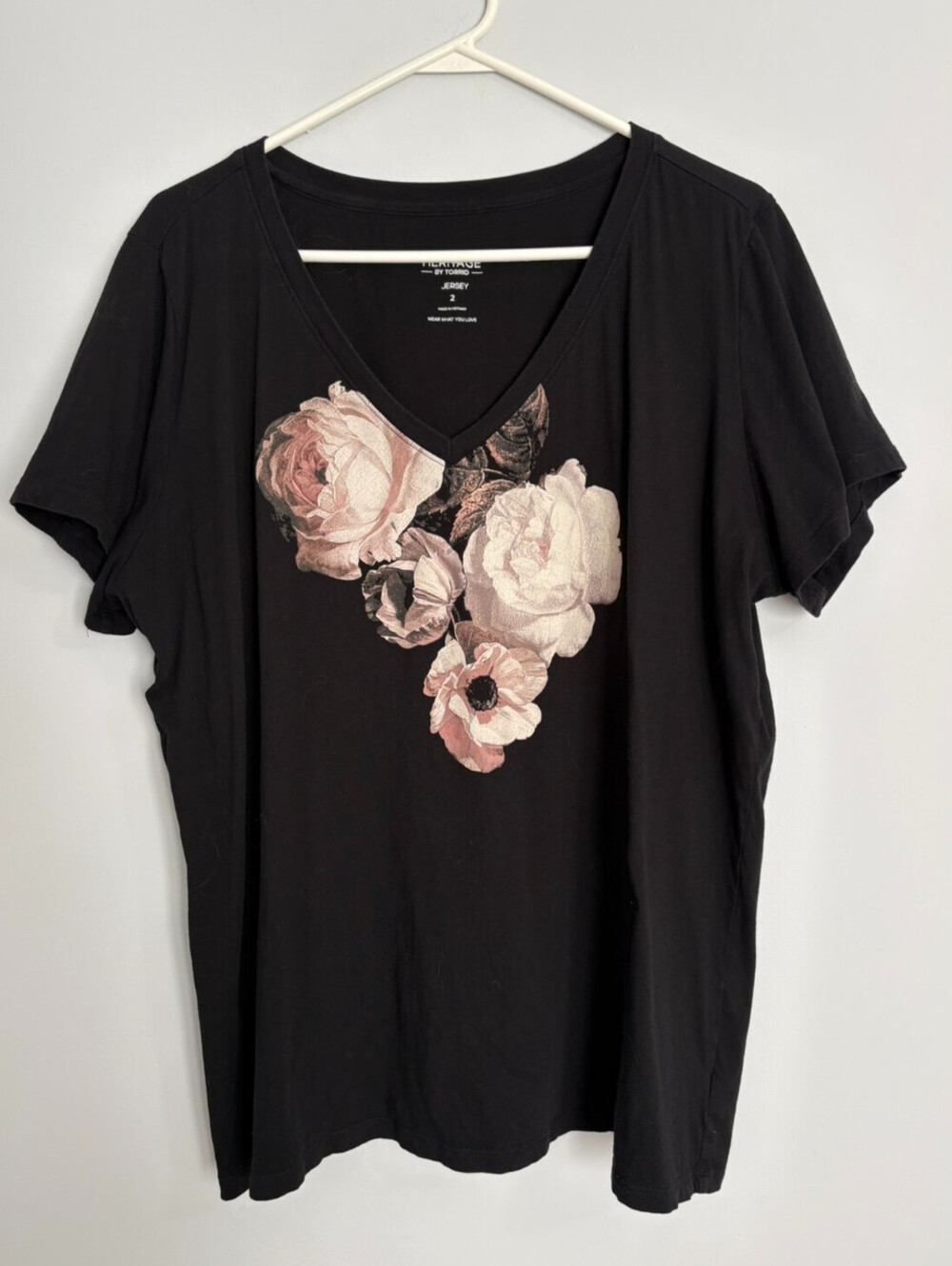 Heritage by Torrid Black V-neck Jersey Tee Pink White Floral Watercolor Size 2